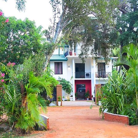 Hotel Moonstone Anuradhapura Dış mekan fotoğraf