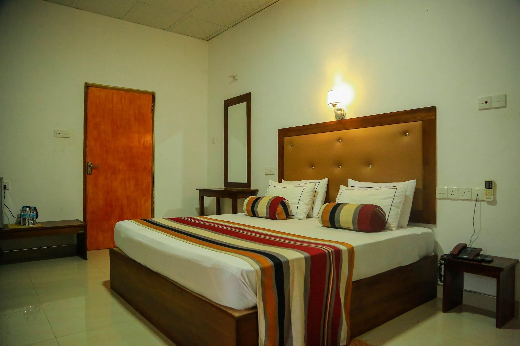 Hotel Moonstone Anuradhapura Dış mekan fotoğraf
