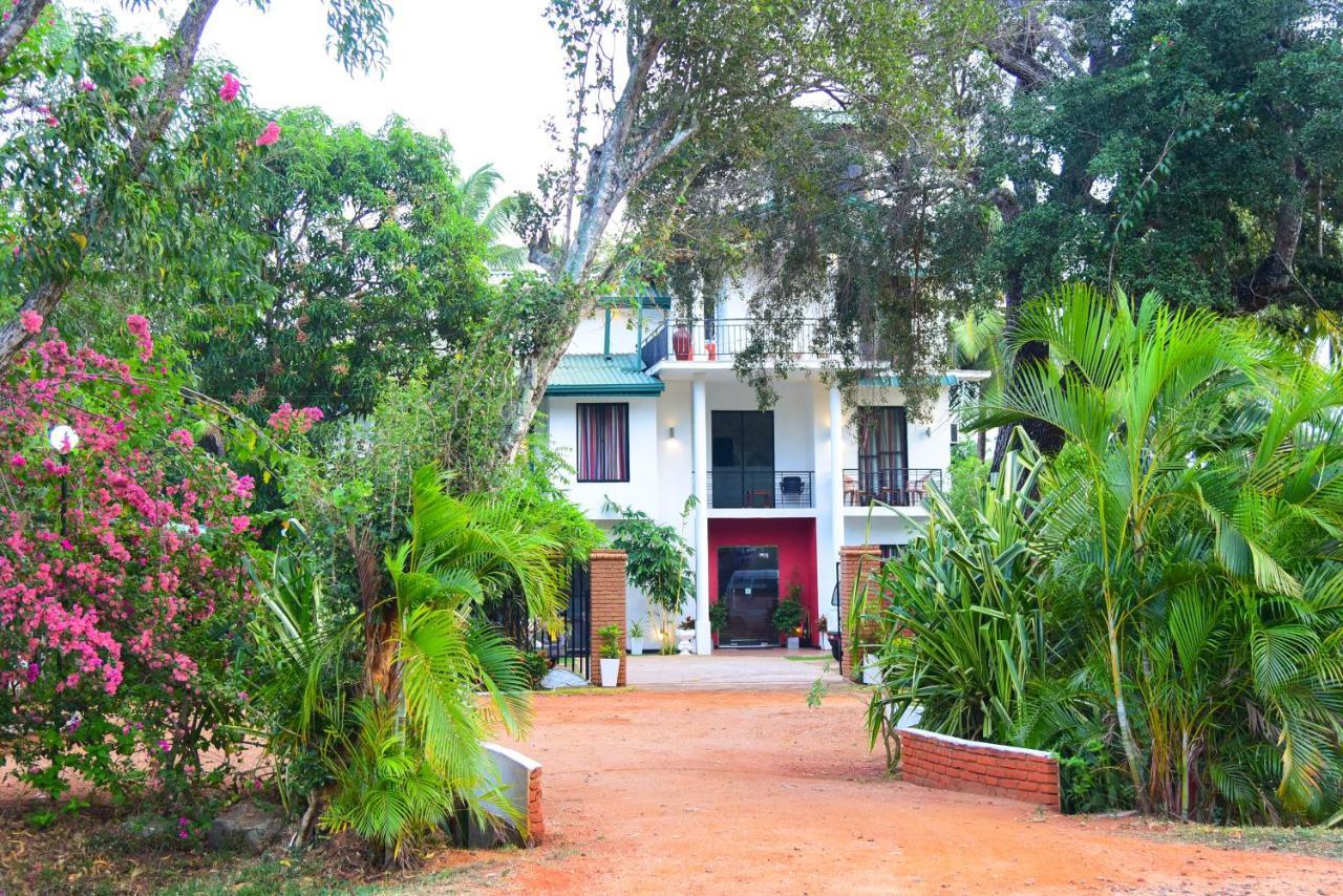 Hotel Moonstone Anuradhapura Dış mekan fotoğraf