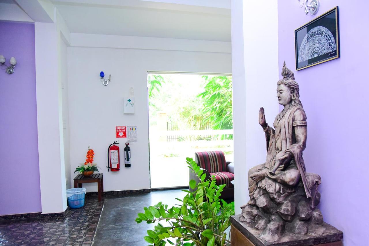 Hotel Moonstone Anuradhapura Dış mekan fotoğraf