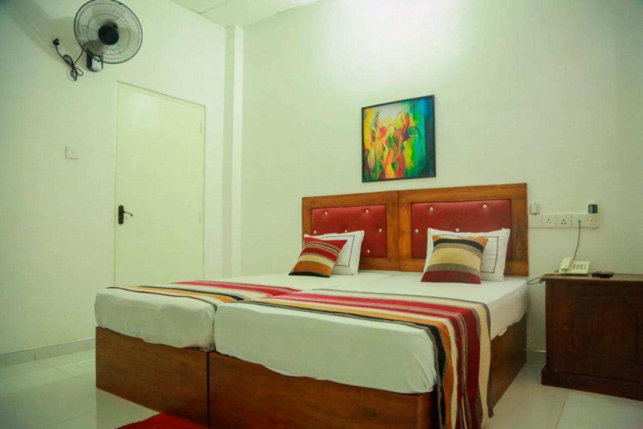 Hotel Moonstone Anuradhapura Dış mekan fotoğraf