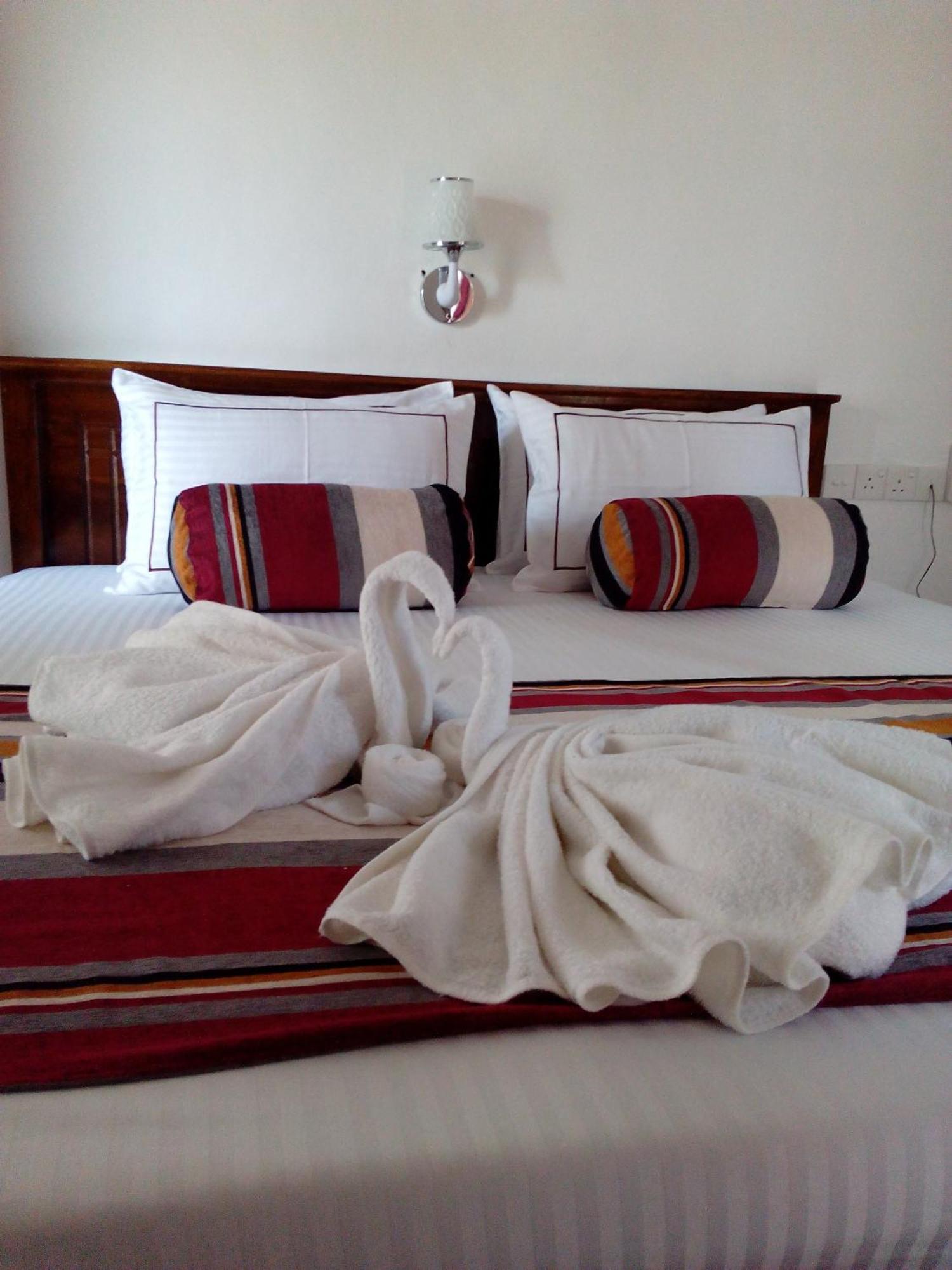 Hotel Moonstone Anuradhapura Dış mekan fotoğraf