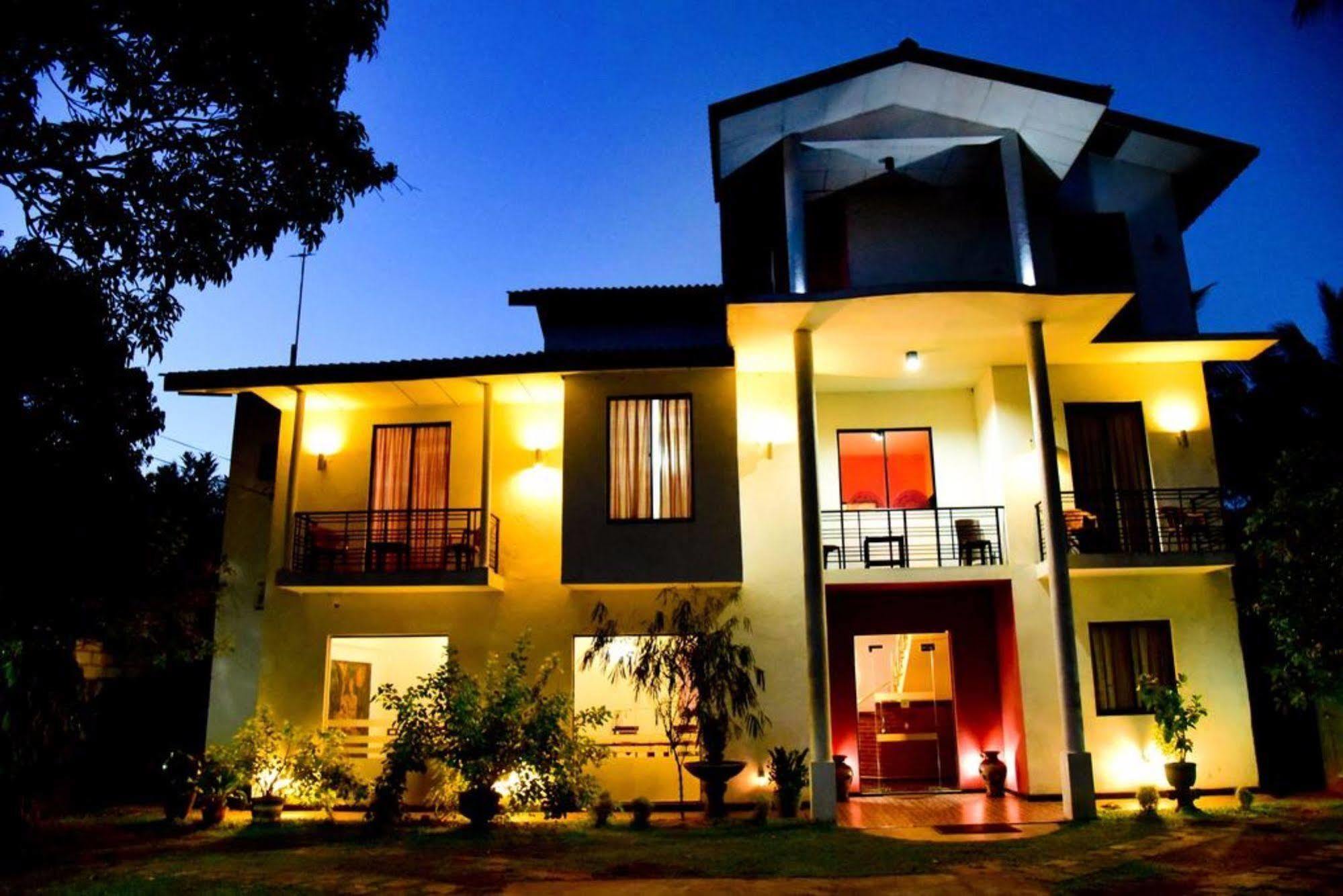 Hotel Moonstone Anuradhapura Dış mekan fotoğraf