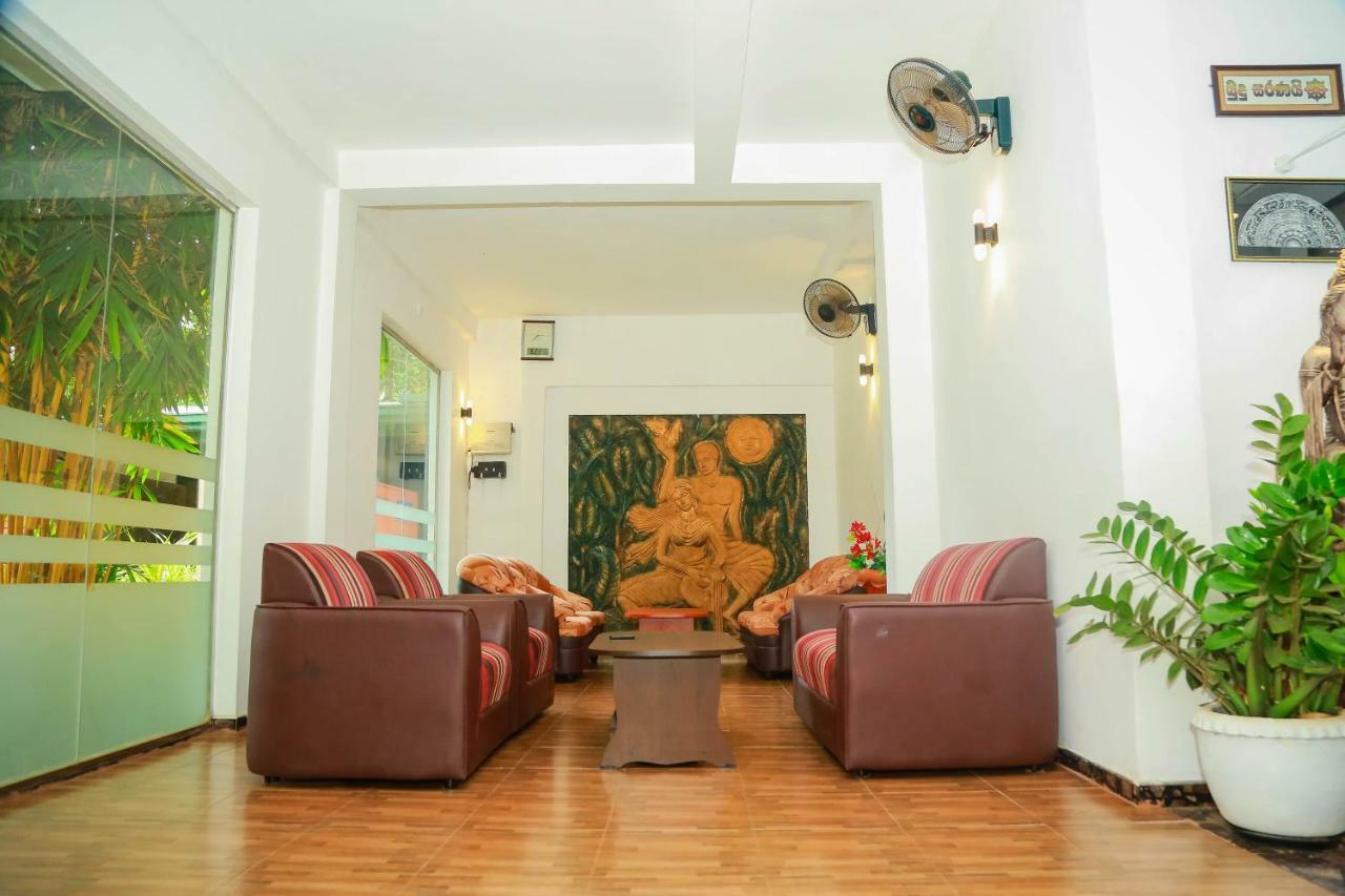 Hotel Moonstone Anuradhapura Dış mekan fotoğraf